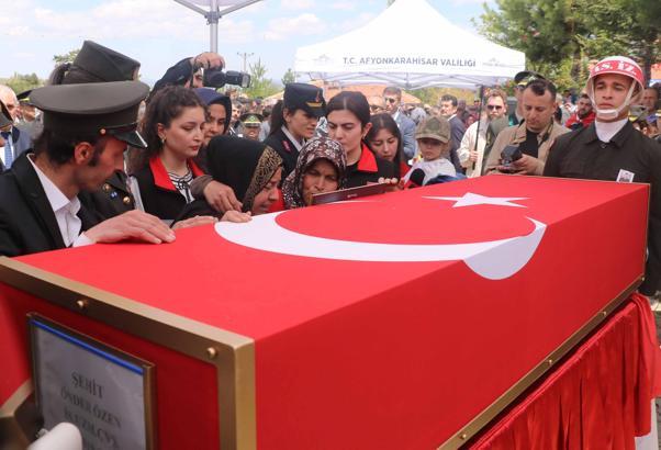 Afyonkarahisar, şehidini gözyaşlarıyla uğurladı