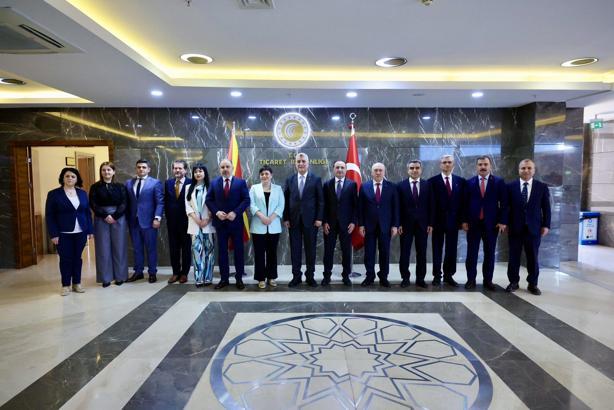 Bakan Bolat, Kuzey Makedonya Maliye Bakanı Kochoska ile görüştü