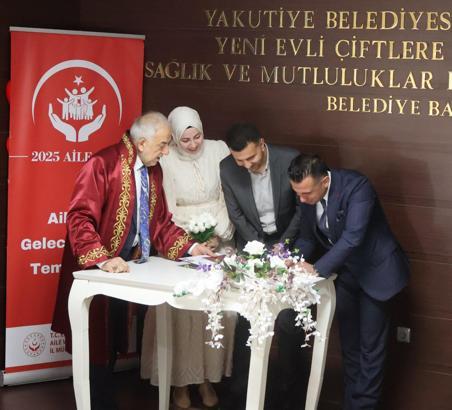 Erzurum’da 60 çift nikah tarihine '5.5.2025' yazdırdı