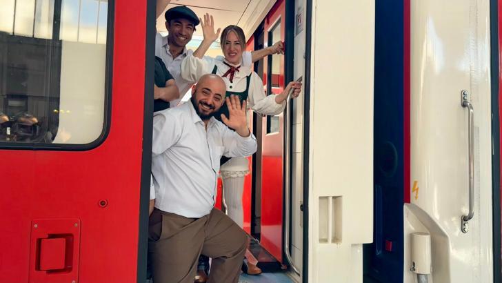 'Vagon Sahne’ tiyatroyu taşımak için yola çıktı