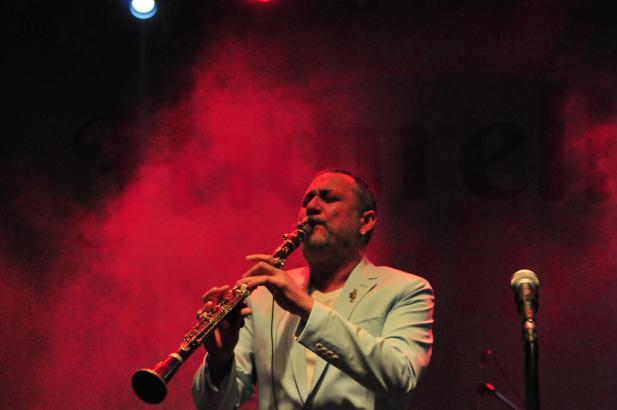 Bursa’da Hıdırellez şenlikleri kapsamında Hüsnü Şenlendirici sahne aldı