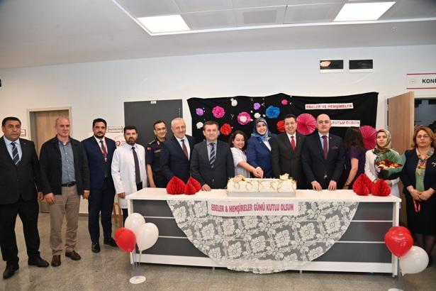 Osmaniye’de ebeler ve hemşireler günü kutlandı