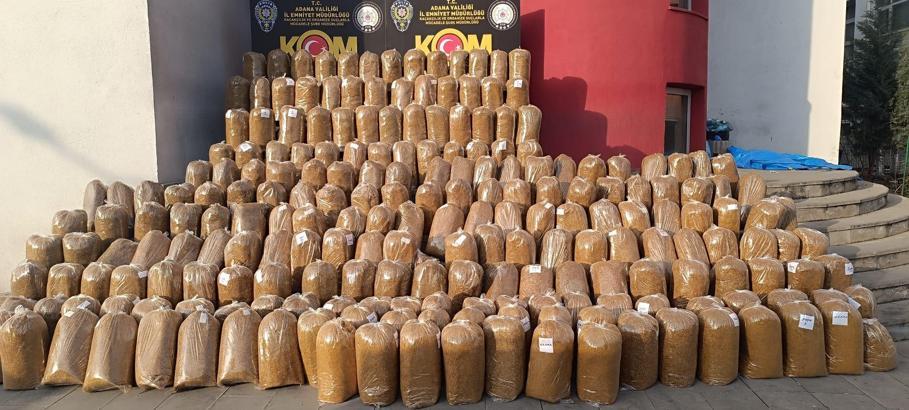 Adana'da 2 ton kaçak kıyılmış tütün ele geçirildi