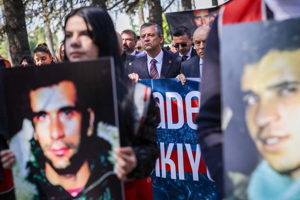 Deniz Gezmiş ve arkadaşları mezarları başında anıldı