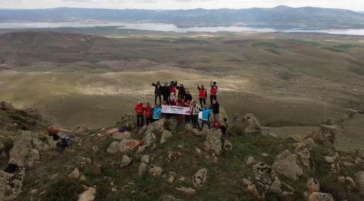 Kırşehir’de dağcılar, Ali Öllez Dağı’na zirve tırmanışı gerçekleştirdi