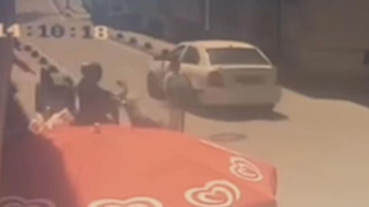 İstanbul - Silivri'de motorsiklet ile skuterin çarpıştığı kaza güvenlik kamerasında