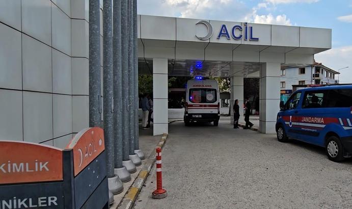 Sakarya’da, maskeli şüphelilerin silahlı saldırısına uğrayan 2 kişi yaralandı