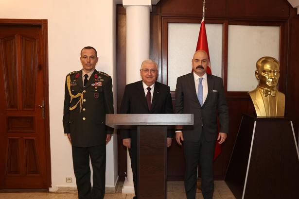 Bakan Güler, resmi temaslarda bulunmak üzere Kamerun’a gitti