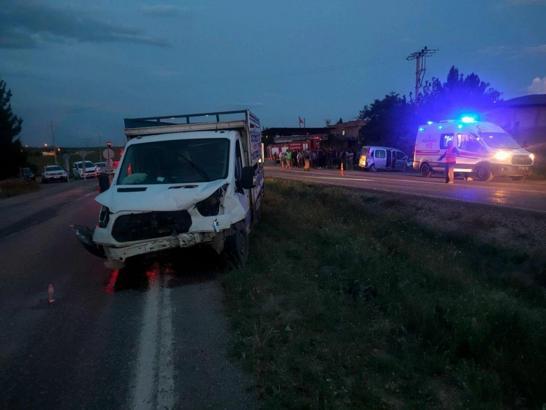 Siirt’te kamyonet ile hafif ticari araç çarpıştı: 6 yaralı