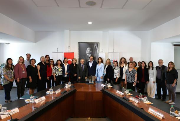 İzmir Ekonomi'den 'sağlıklı yaşam'a destek