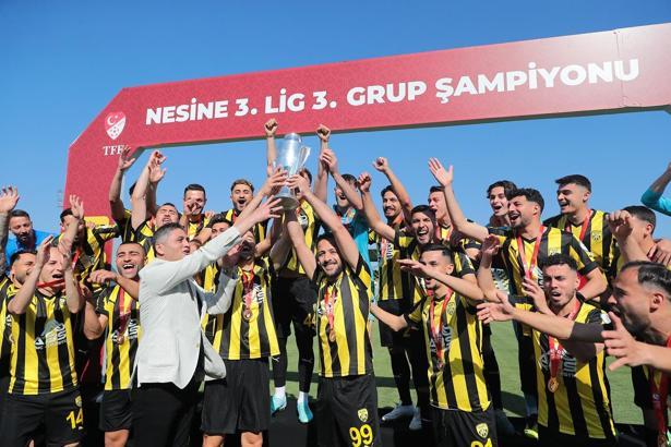 Aliağa Futbol'da kupa futbolcularda