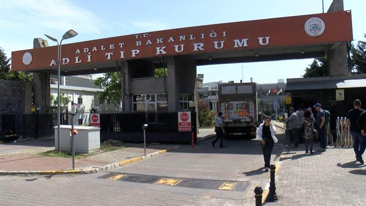 İstanbul - Kadıköy'de evinde çıkan yangında ölen yazarın cenazesi Adli Tıp Kurumu'ndan alındı