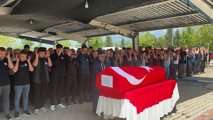 Lenf kanseri nedeniyle hayatını kaybeden uzman çavuş toprağa verildi