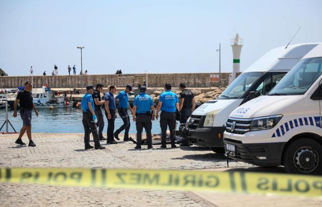 Denizde kimliği belirsiz ceset bulundu