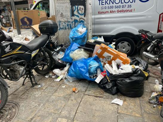 Konak Belediyesi çalışanları greve başladı (2)