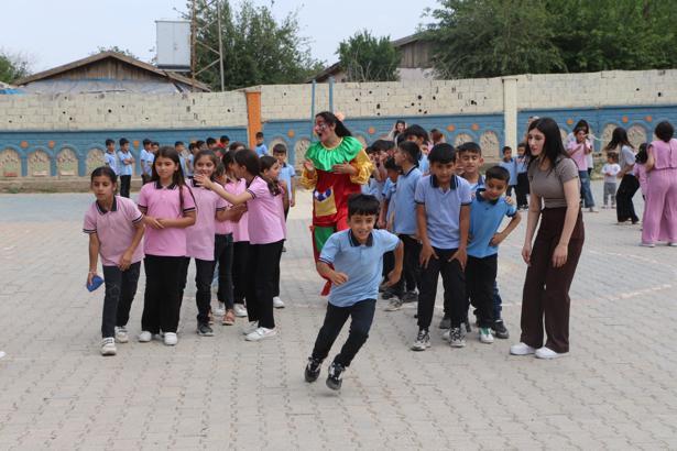Sınır köyünde öğrenciler eğlenceli etkinliklerle buluştu