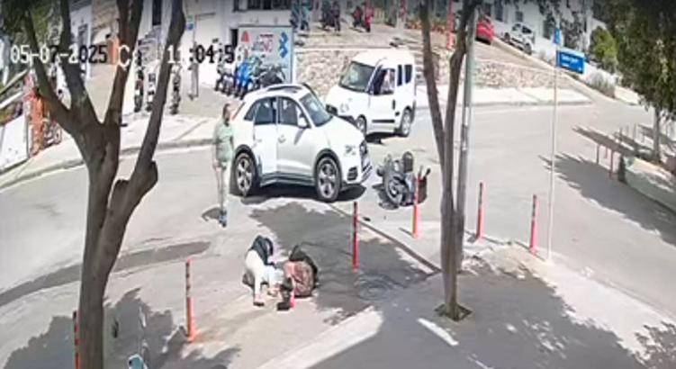 Cip ile motosikletin çarptığı kaza kamerada; 2 yaralı