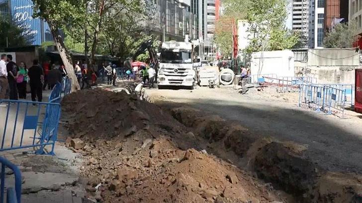 Sarıyer'de çöken yolda alt yapı çalışmalarının hafta sonuna kadar tamamlanması bekleniyor