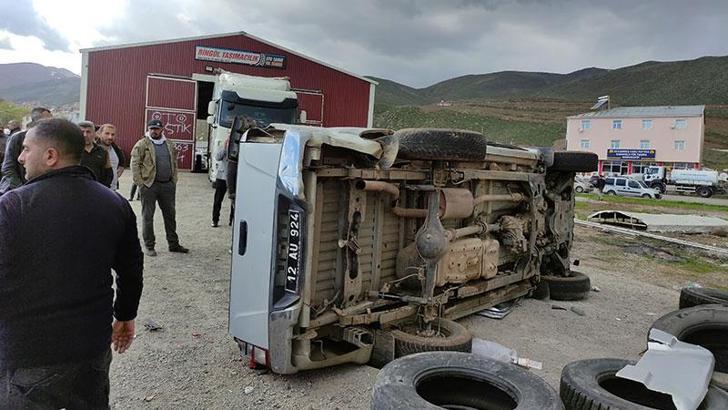 Bingöl'de otomobil ile kamyonet çarpıştı; 7 yaralı