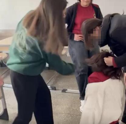 Liseli Elif’e akran zorbalığı kamerada: Şiddet uygulayan 7 öğrenci okuldan uzaklaştırıldı