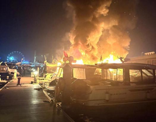 İstanbul - Tuzla marinada tekne yangını -1