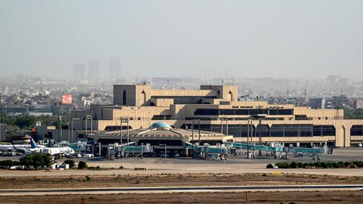 Pakistan'da Karaçi, Lahor ve Sialkot havalimanlarında uçuşlar durduruldu