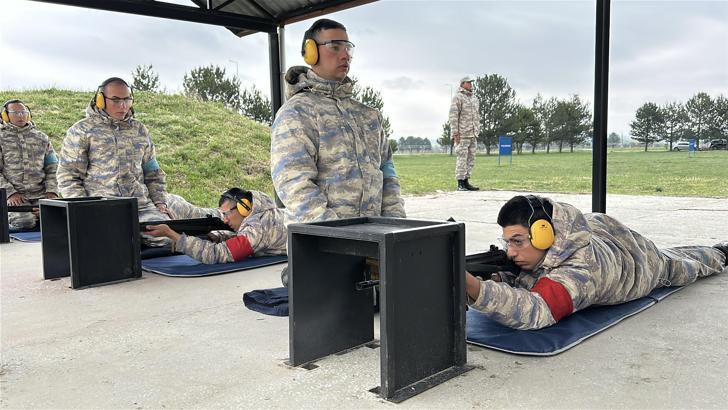 Hava Kuvvetlerinin asker ocağı; her yıl on binlerce er eğitim alıyor