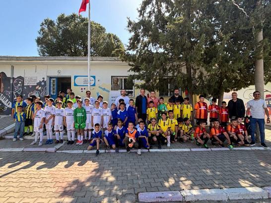 Köy okulları futbol turnuvası, sporla kardeşliği pekiştirdi