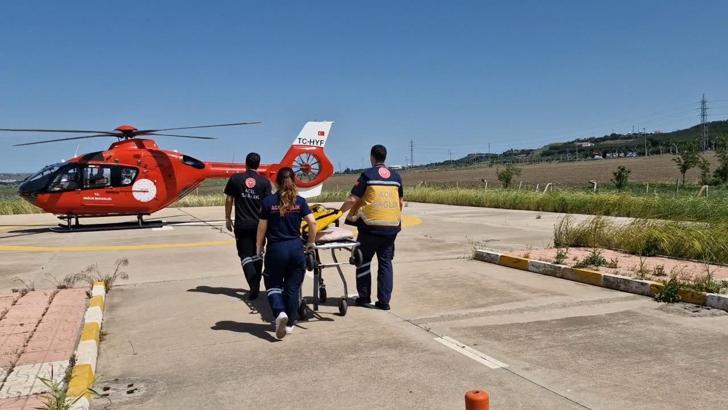 Ağaçtan düşen yaralı, ambulans helikopterle sevk edildi
