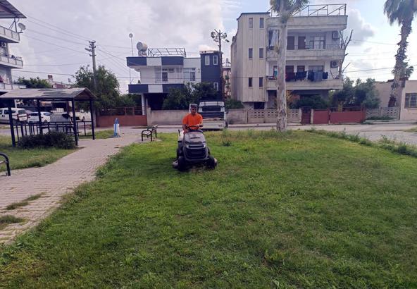 Akdeniz’in park, bahçe ve yeşil alanlarına yaz bakımı