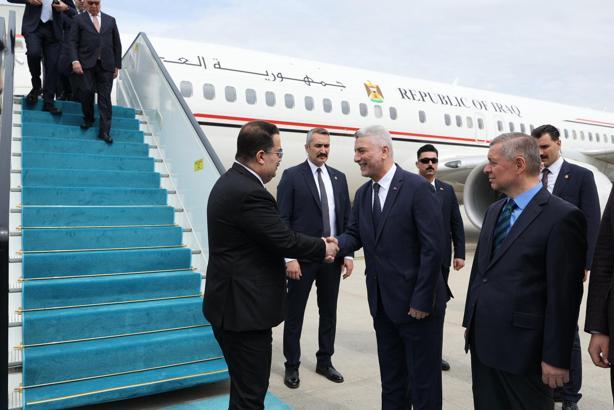 Bakan Bolat, Irak Başbakanı Sudani'yi karşıladı