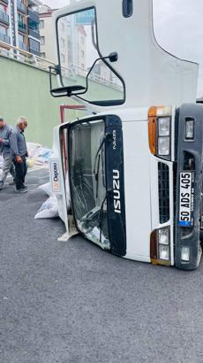 Nevşehir'de kamyonet devrildi: 2 yaralı