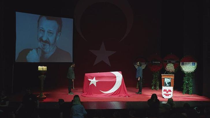 Tiyatro sanatçısı Naşit Özcan toprağa verildi