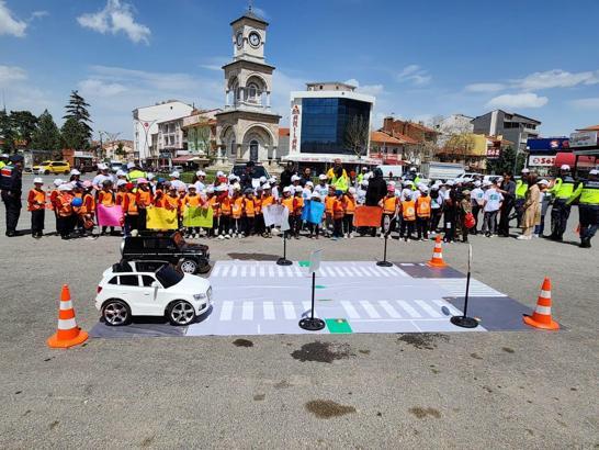 Öğrencilere trafik eğitimi