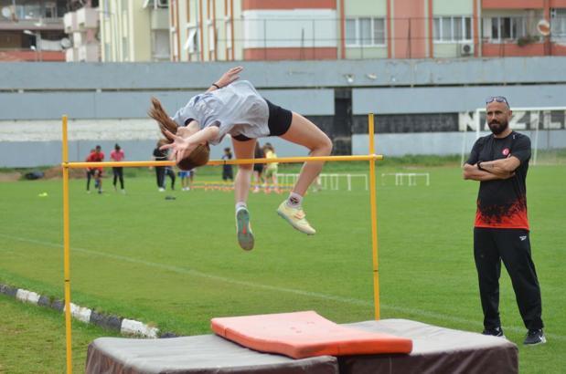 Nazilli'de ücretsiz atletizm kursu öğrencileri bekliyor