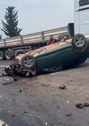 TIR'a arkadan çarpan otomobil takla attı: 2 yaralı