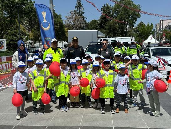 Uşak'ta Karayolları Güvenliği ve Trafik Haftası etkinliği