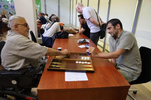 Bursa'da zarlar 'eşitlik ve beraberlik' için atıldı