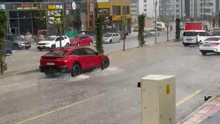 Elazığ'da sağanak ve dolu etkili oldu