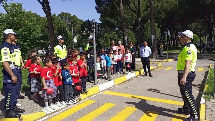 Nazilli'de öğrencilere trafik eğitimi