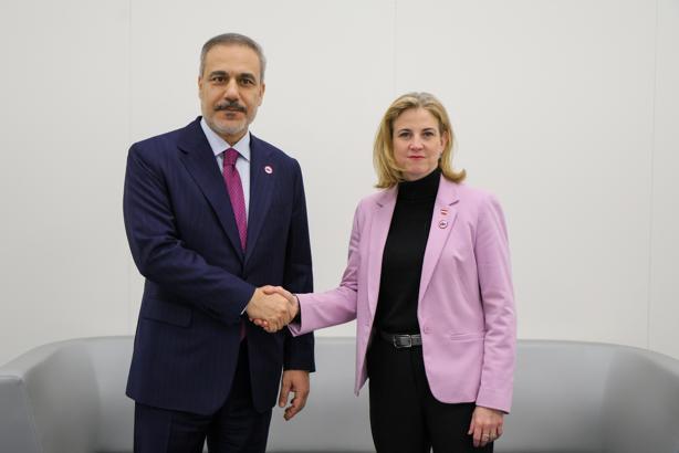 Bakan Fidan, Varşova'da temaslarına devam ediyor