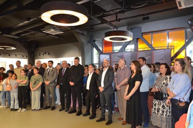 Devrim Erbil’in “Yatay Derinlik” Sonsuza Dek Uçmak isimli sergisi sanatseverlerle buluştu