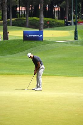 Golfün ilk gününde zirvede büyük çekişme