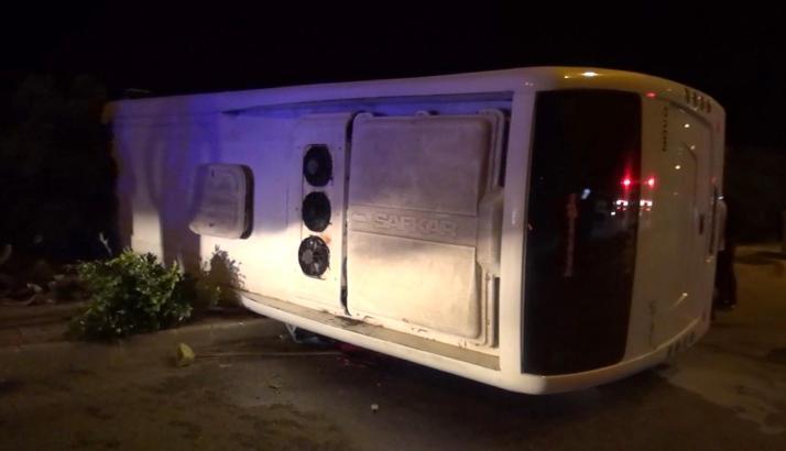 Otel servisi devrildi: 3 yaralı