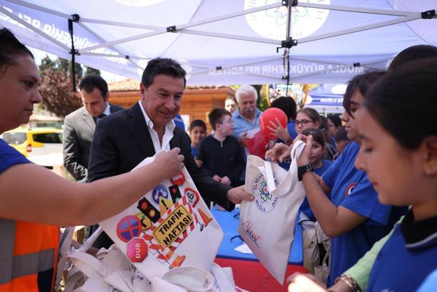 Büyükşehir'den güvenli trafik için farkındalık etkinlikleri