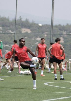 Hatayspor, Göztepe mesaisini sürdürdü