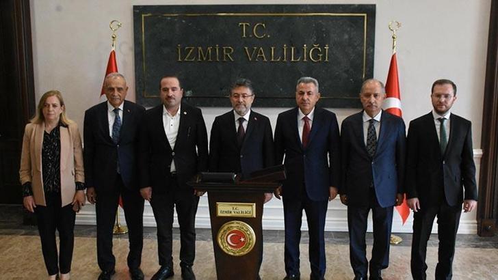 Bakan Yumaklı, İzmir'de