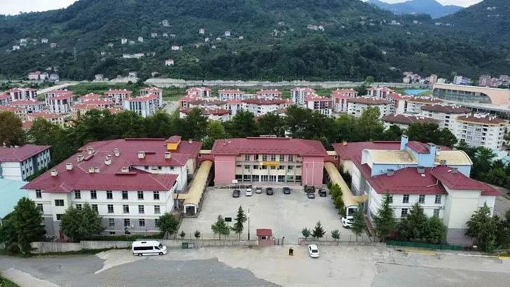 Özel güvenlik görevlisi, okul kantinde 2 kadını vurarak öldürdü