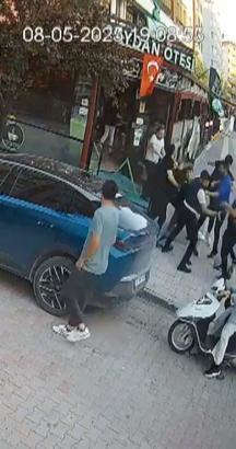 'Müşterileri rahatsız ettin' kavgası kamerada