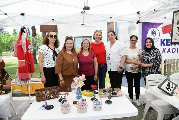 Manisa'da el emeği göz nuru ürünler Atatürk Kent Parkı'nda satışta